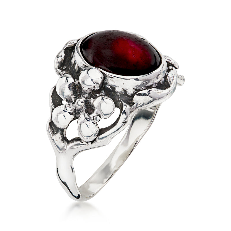 C. 1980 Vintage 2.20 Carat Garnet Flower Ring in Sterling Silver. Size 7.25
