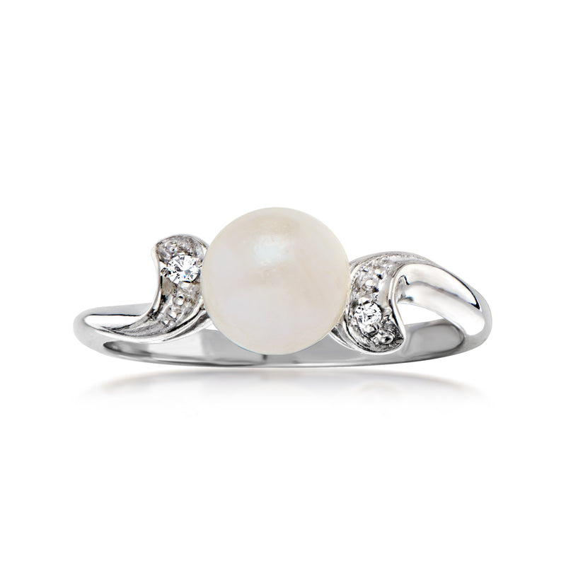 C. 1980 Vintage 6.5mm Cultured Pearl Ring with Diamonds in 14kt White Gold. Size 6.25