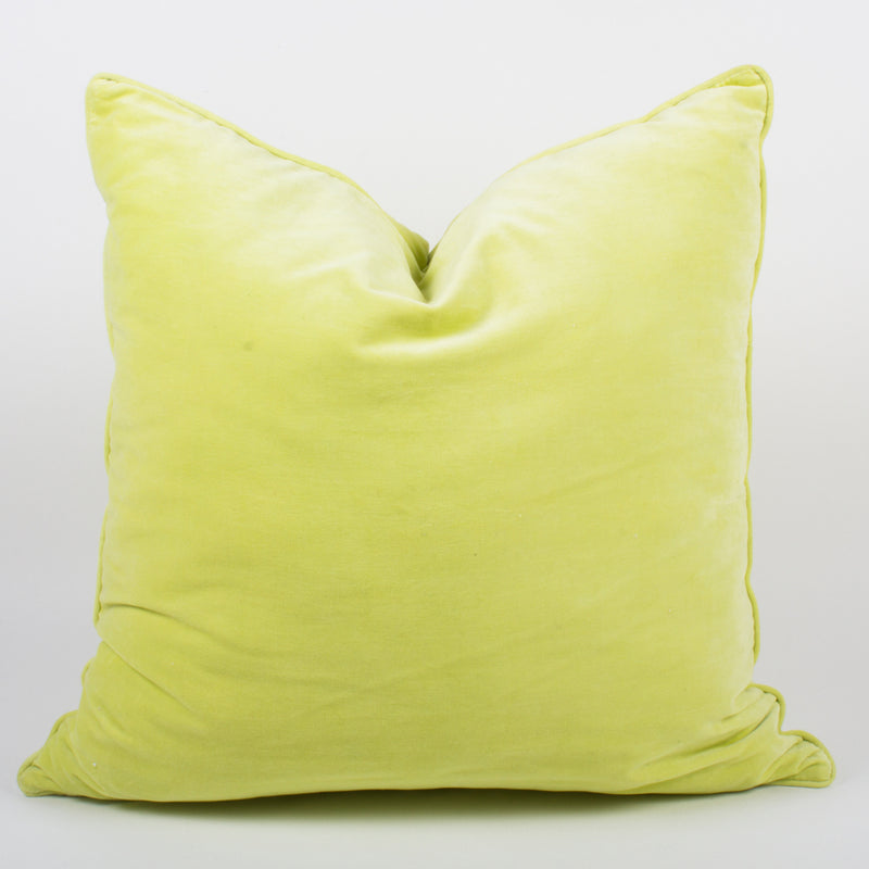 Set of 2 yellow velvet throw pillows with square shape and knife-edge seams