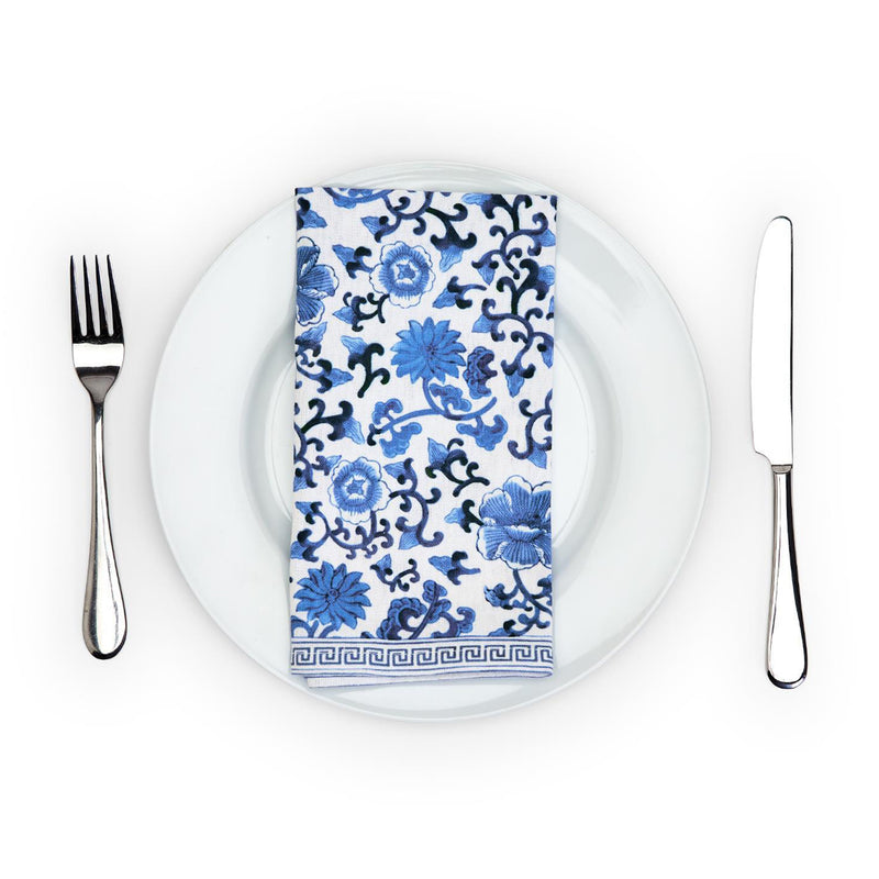 Blue-and-white chinoiserie floral patterned napkins, folded set of 4.