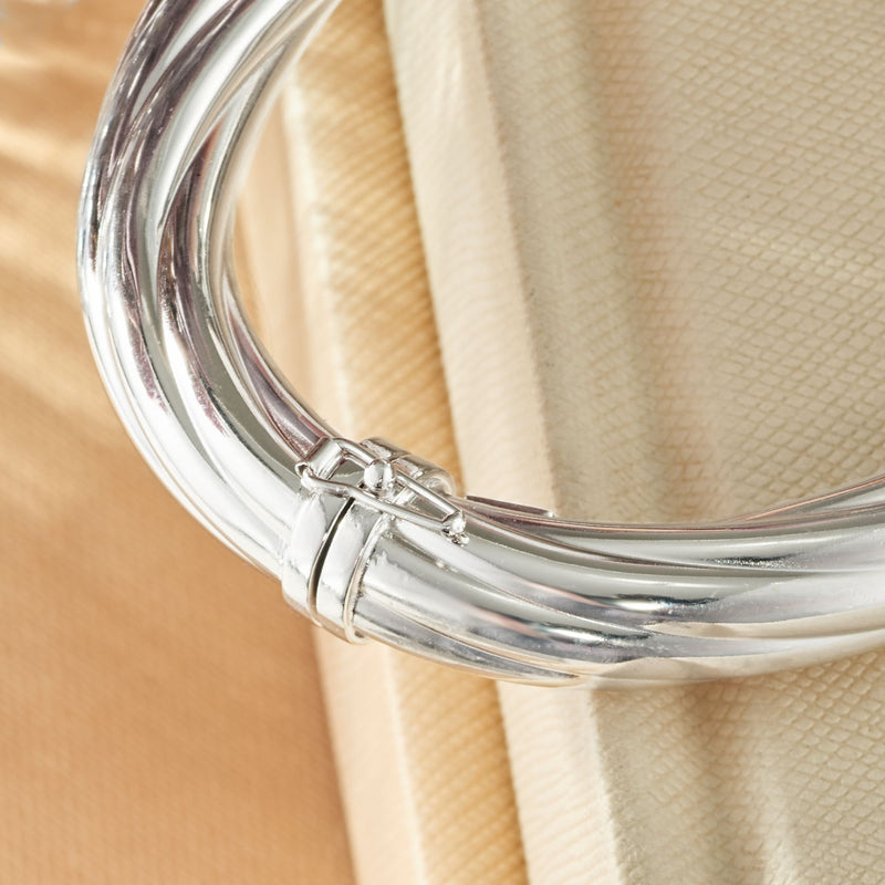 Sterling silver twisted bangle bracelet clasp detail