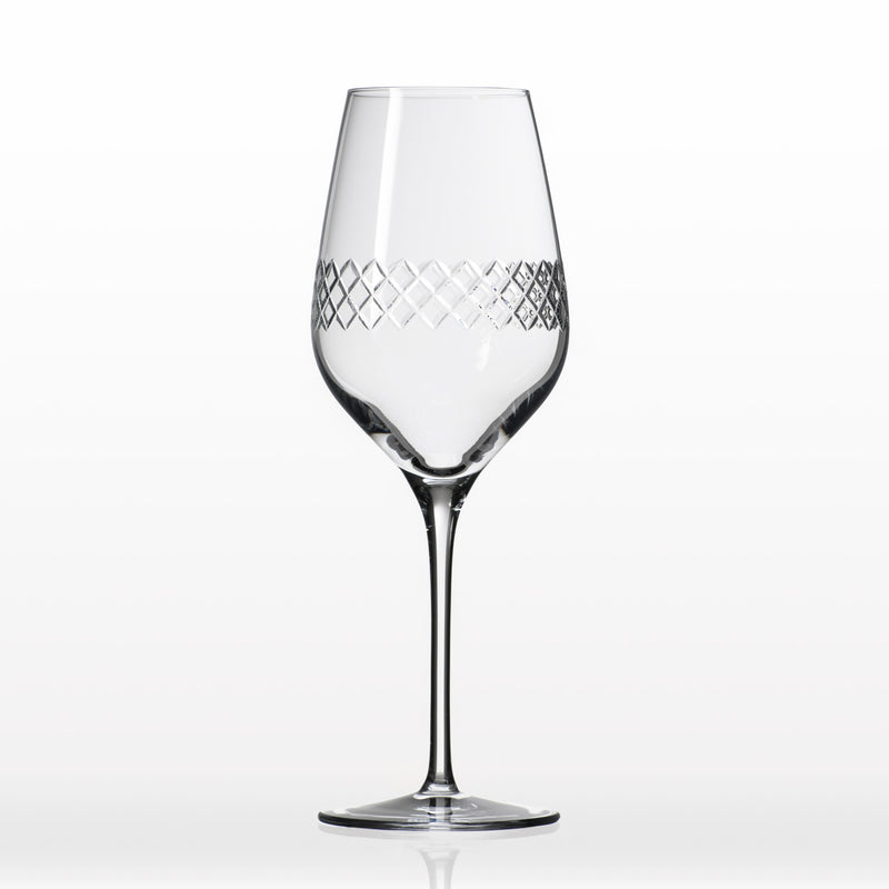 White wine glass with diamond-cut pattern band, slender stem and round foot