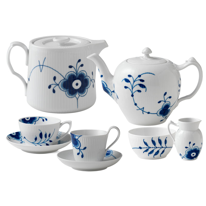 Royal Copenhagen Blue Fluted Mega porcelain tea service set with blue floral motifs
