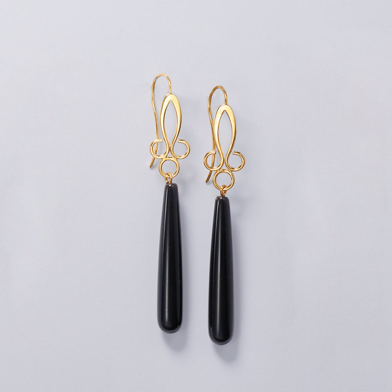 14kt yellow gold scrolled teardrop drop earrings with black onyx center drops