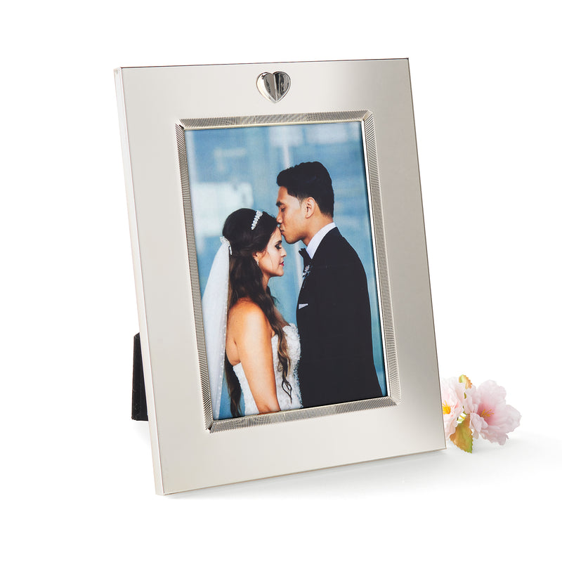 Vera Wang for Wedgwood photo frame with heart topper, silver mat, vertical photo