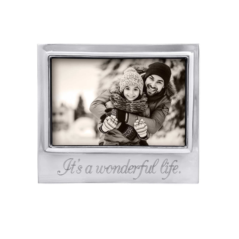 Silver 4x6 photo frame with engraved 'It's a wonderful life' and grayscale family portrait
