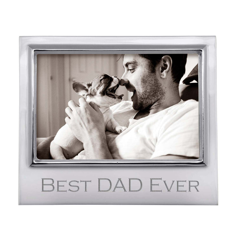 Silver 4x6 picture frame with Best Dad Ever lettering and photo window