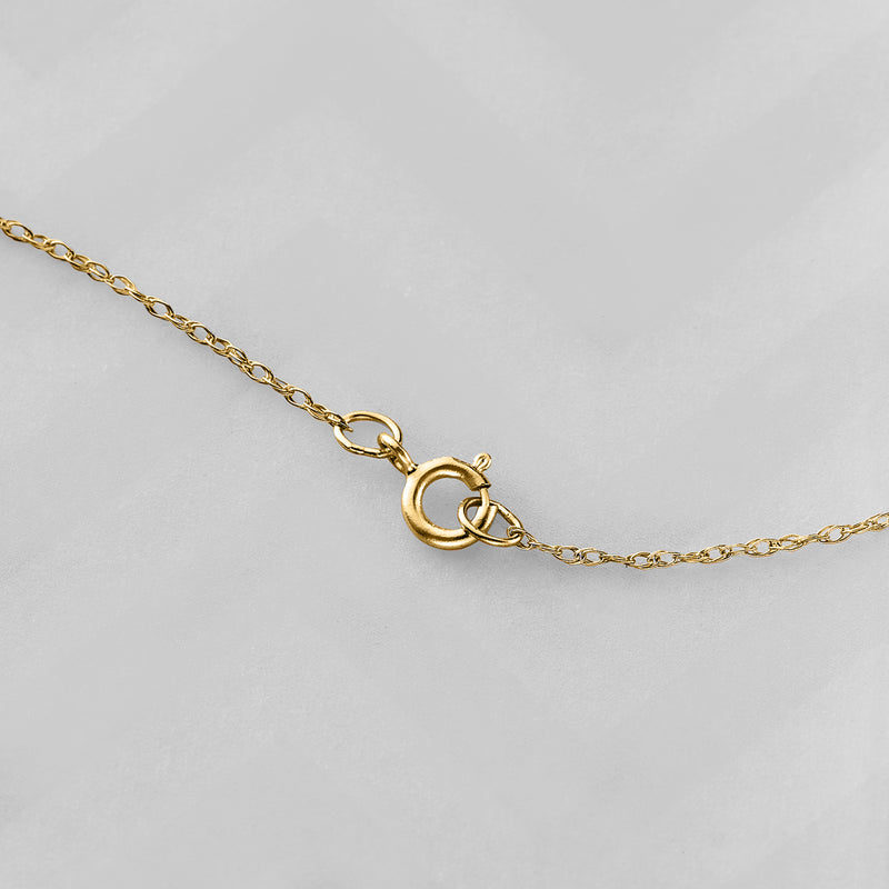 14kt yellow gold rope-chain necklace close-up of clasp connector links