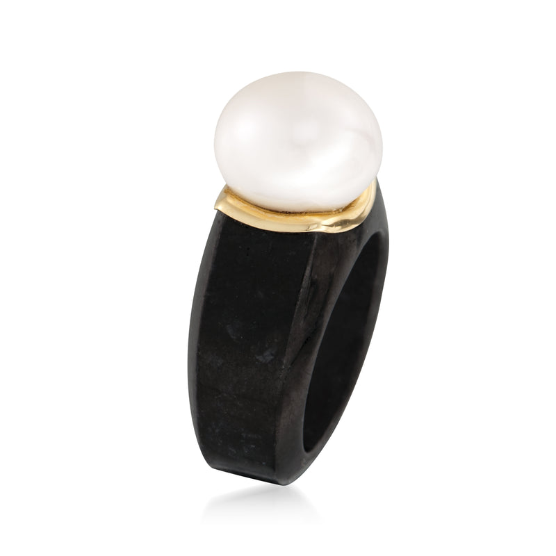 Cultured pearl and black jade ring, oval gold bezel on dark stone band