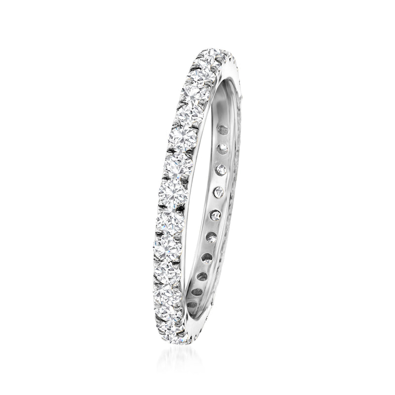 Diamond eternity band in 14kt white gold