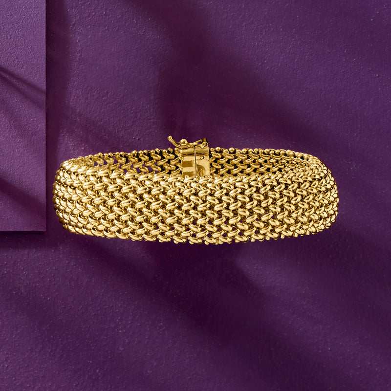 Wide yellow gold mesh link bracelet with central box clasp