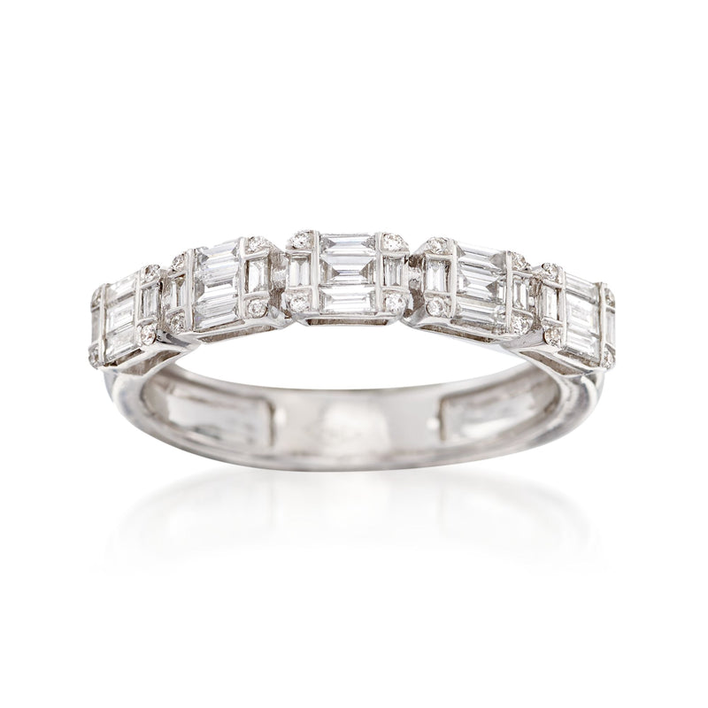 18kt white gold ring with baguette-cut diamond band