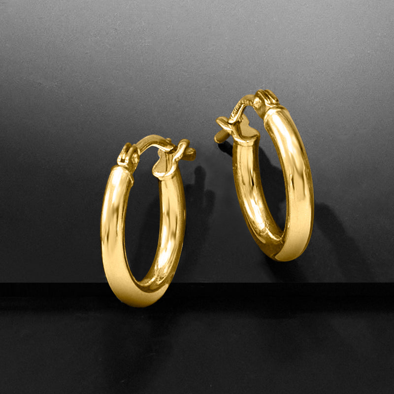 Italian 18kt yellow gold huggie hoop earrings, side view with hinge clasp