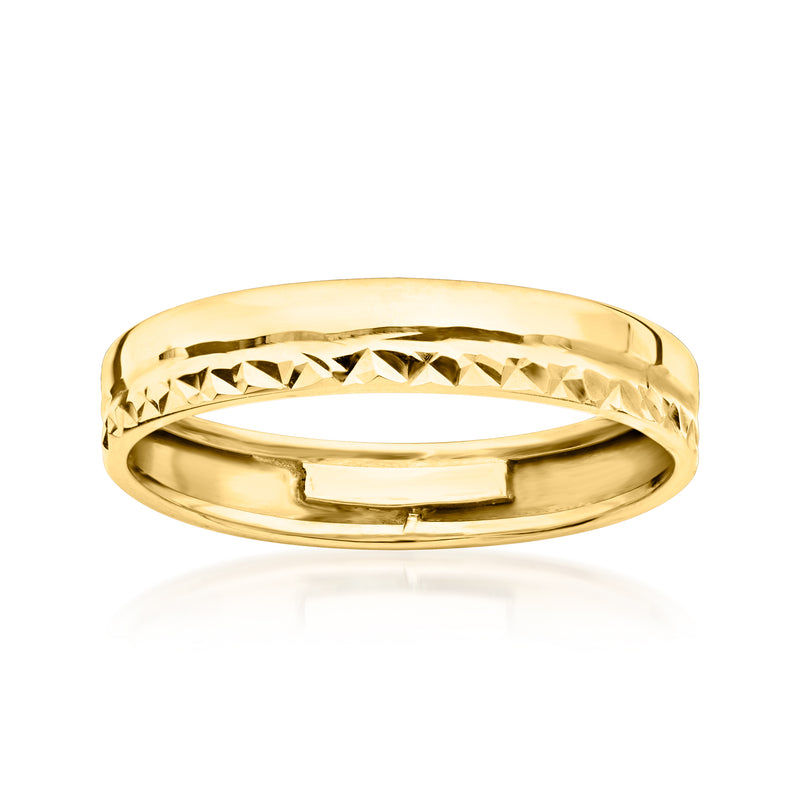 Yellow gold ring with diamond-cut and polished center band