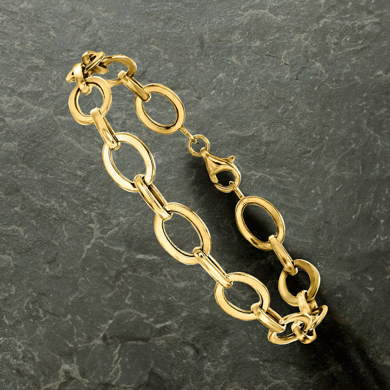14kt yellow gold paper clip link bracelet close-up of oval links