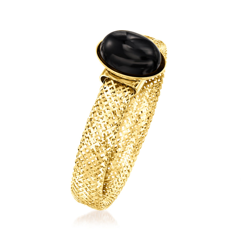14kt yellow gold mesh ring with oval black onyx, side view