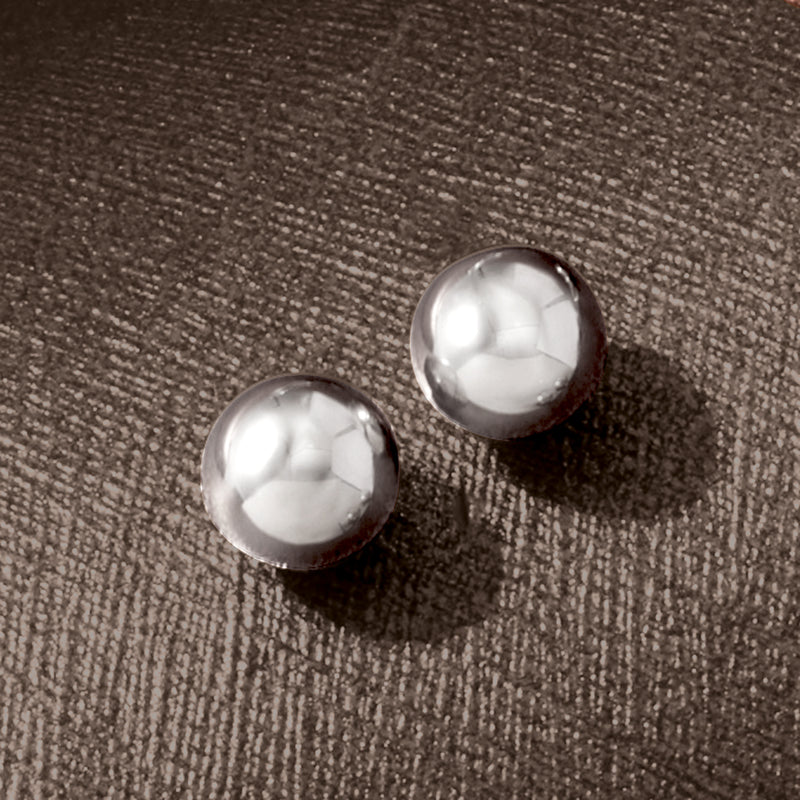 Polished 14kt white gold ball stud earrings, round design with small posts