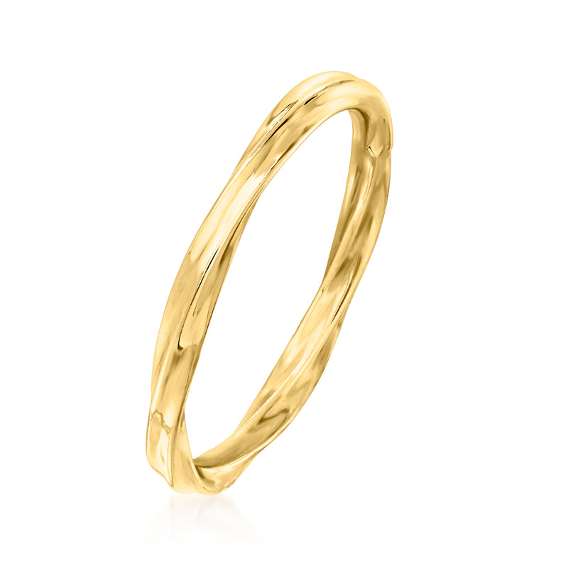 Twisted 18kt yellow gold ring, angled side view of the smooth band