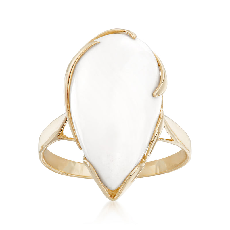 Oval white agate cabochon ring in 14kt yellow gold band