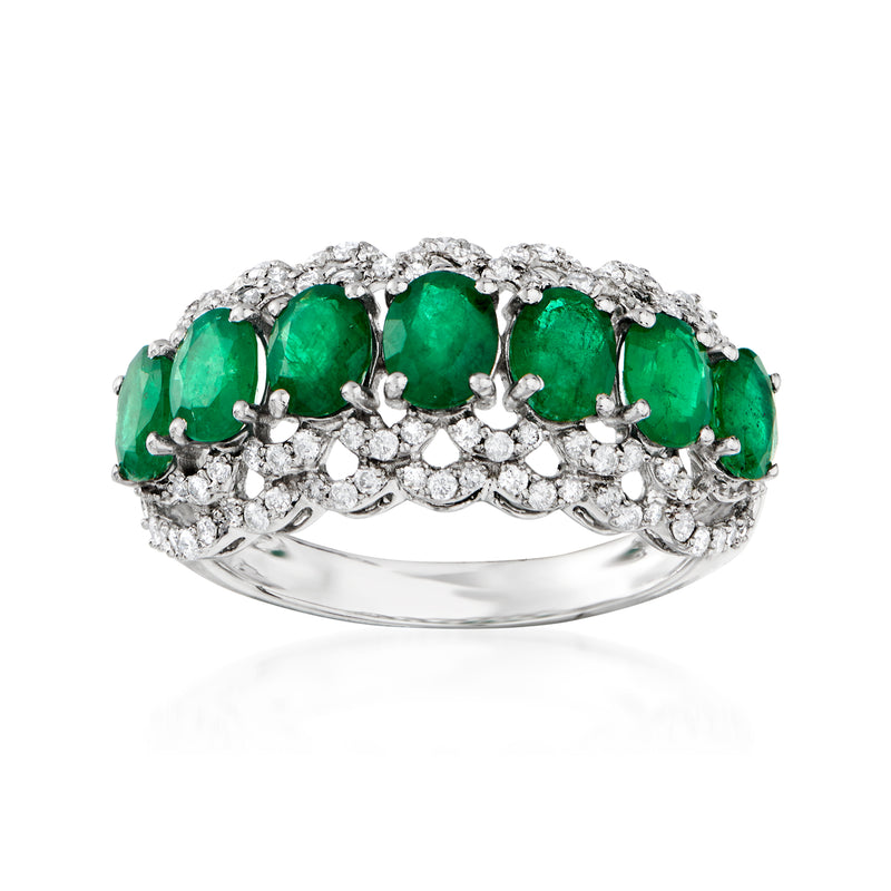 Emerald and diamond ring in 18kt white gold