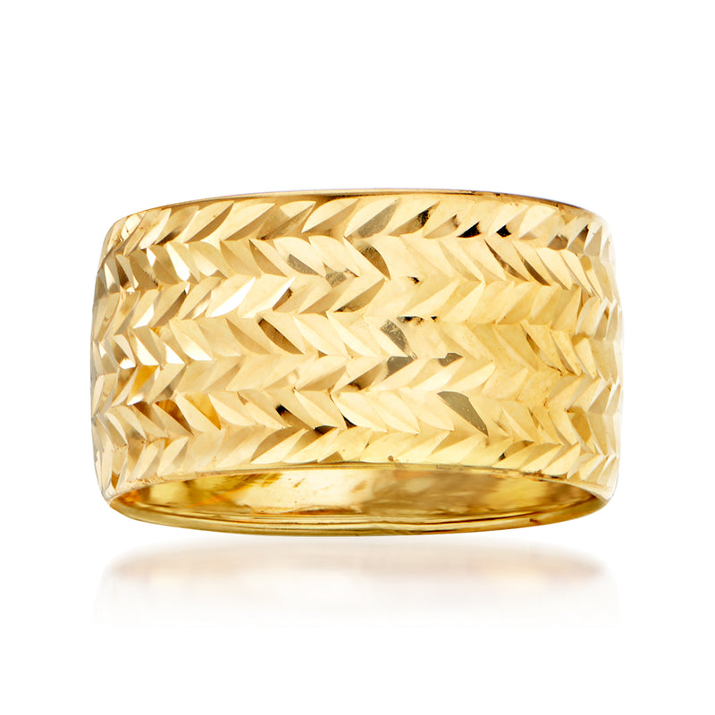 Yellow gold ring with diamond-cut pattern and polished finish, cylindrical band