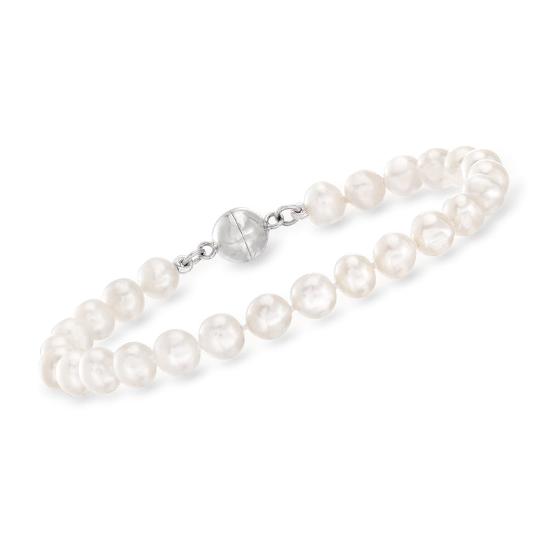 Cultured pearl bracelet in sterling silver with magnetic clasp and white pearl beads