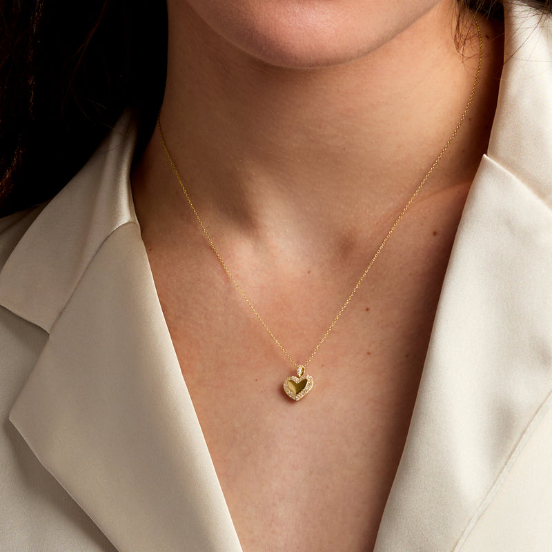 Diamond heart pendant necklace in 14kt yellow gold