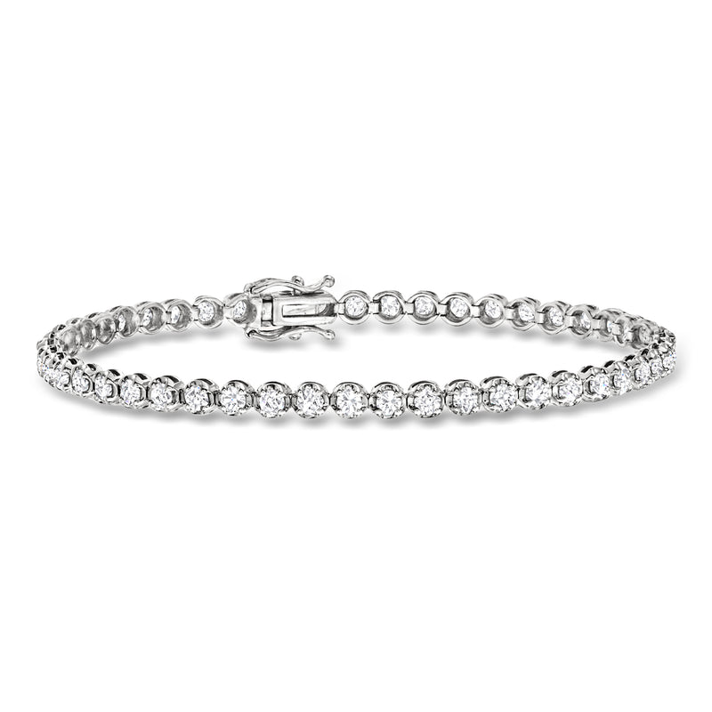 14kt white gold diamond tennis bracelet with round stones and box clasp