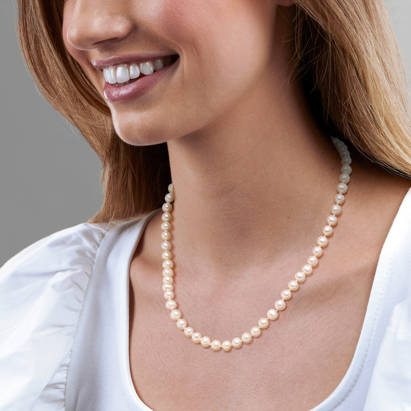 Cultured pearl necklace with 7–7.5mm round beads and sterling silver clasp