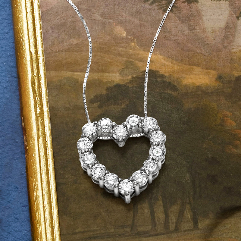 Diamond heart pendant necklace in 14kt white gold