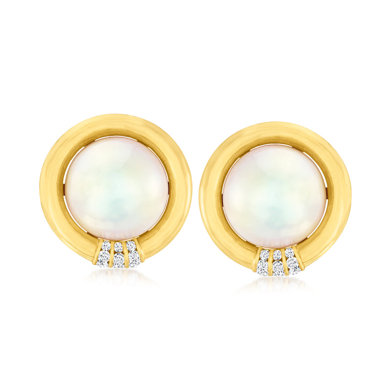 Vintage mabe pearl and diamond stud earrings in 18kt yellow gold, round halo with diamond drop