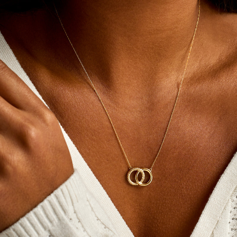 14kt yellow gold interlocking circle necklace with pave diamonds