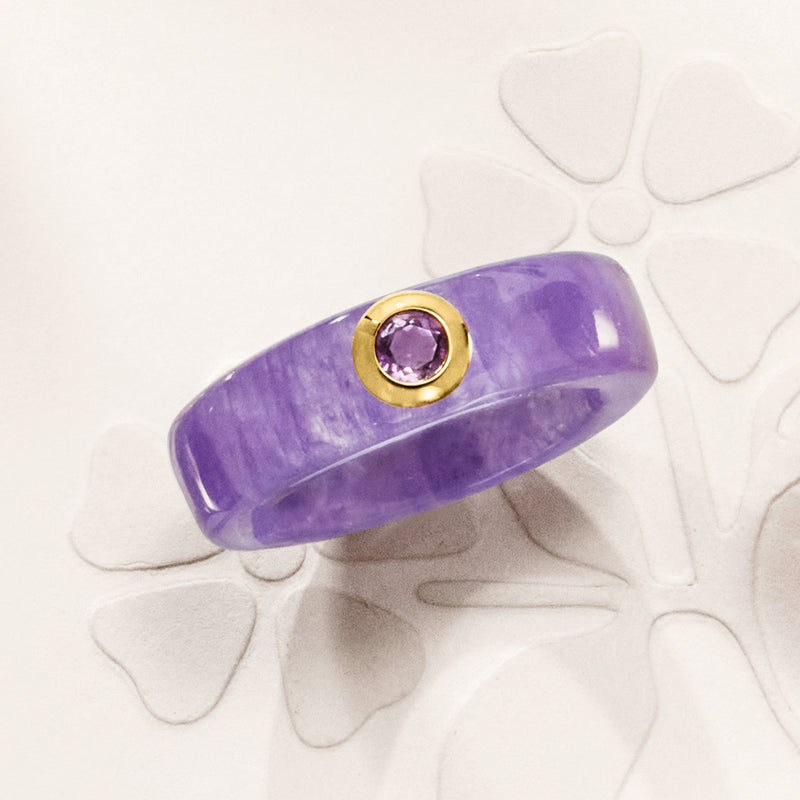 Lavender purple jade band ring with round gold bezel and amethyst gem
