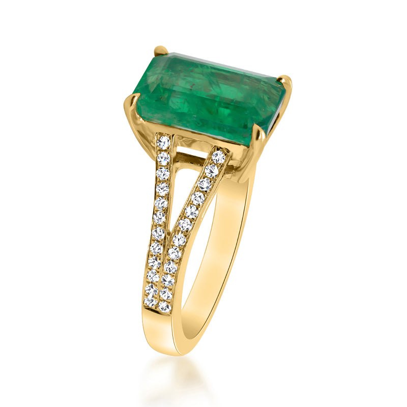 4.00 Carat Emerald and .28 ct. t.w. Diamond Ring in 18kt Yellow Gold
