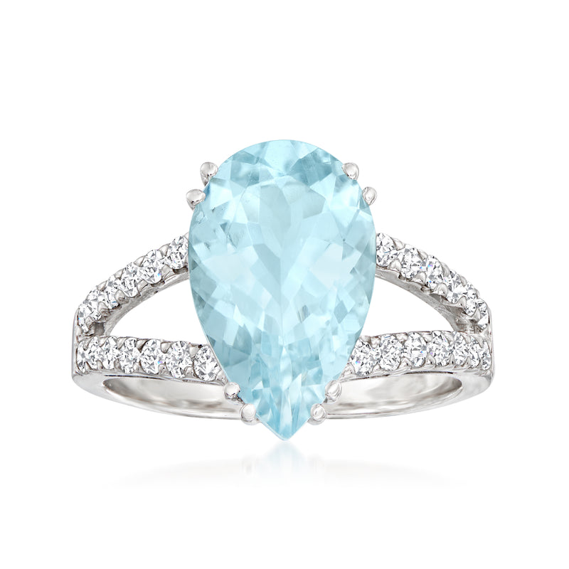 Aquamarine and diamond ring in 14kt white gold
