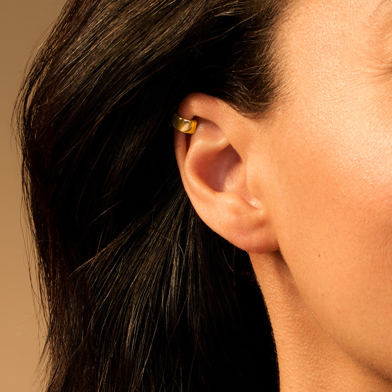 10kt yellow gold ear cuff on ear, small open square-edge band