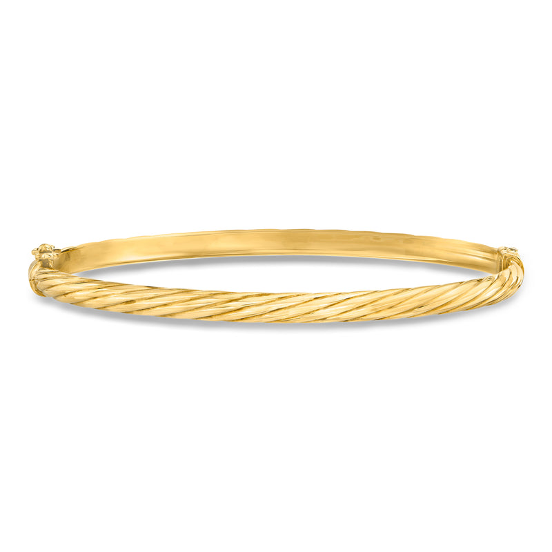 14kt yellow gold oval bangle with grooved pattern and hinged clasp
