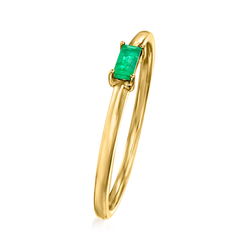 14kt yellow gold emerald-cut green gemstone ring, side view