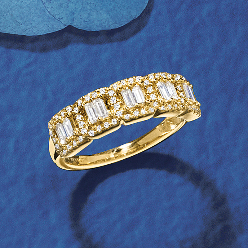 14kt yellow gold diamond ring with baguette and round stones