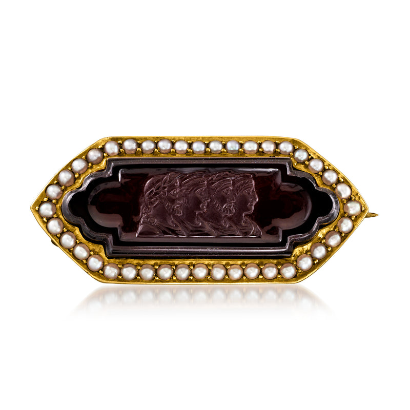Vintage yellow gold pin with black onyx intaglio and cultured half-pearls border
