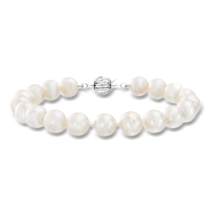Cultured pearl bracelet with white round pearls and 14kt white gold clasp