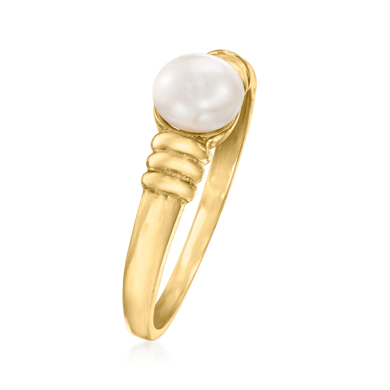 Cultured pearl ring in 10kt yellow gold with twisted ribbed shoulders