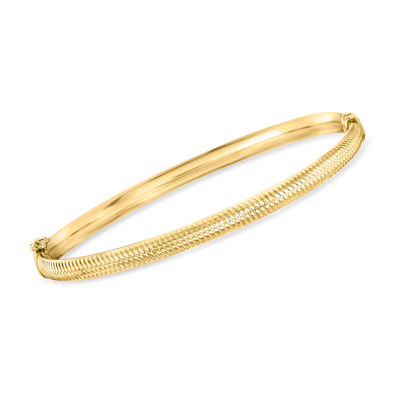 Yellow gold line-pattern bangle bracelet with textured inner border