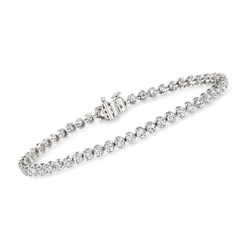 14kt white gold diamond tennis bracelet with round stones and box clasp