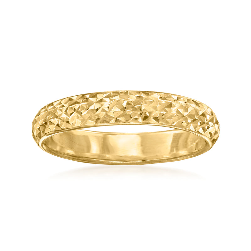 18kt yellow gold diamond-cut band ring with faceted texture and polished interior