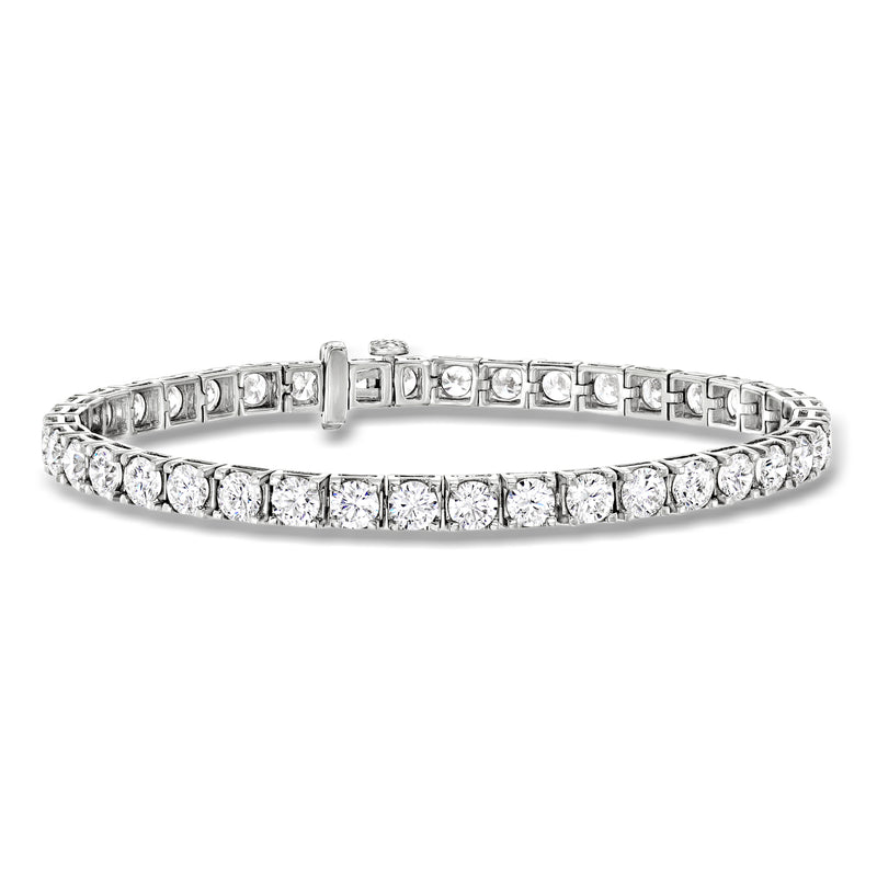 Diamond tennis bracelet in white gold with round-cut stones and box clasp