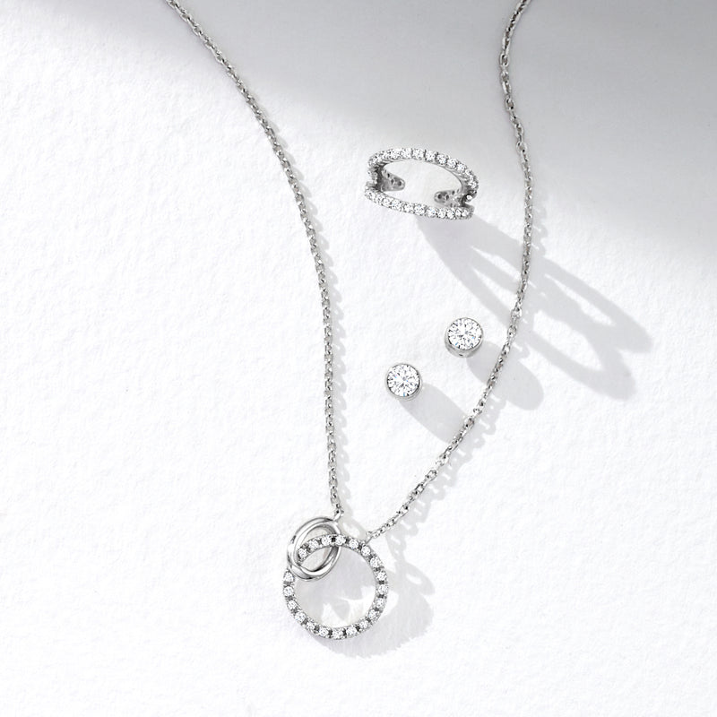 Sterling silver diamond interlocking-circle necklace with round pendant