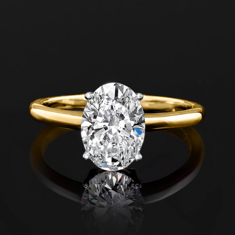 Oval lab-grown diamond solitaire ring in 14kt yellow gold, prong-set mounting