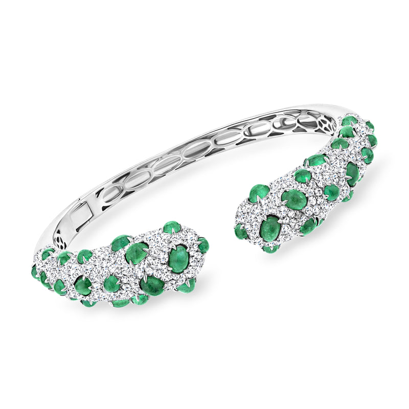 Emerald and diamond cuff bracelet in 18kt white gold