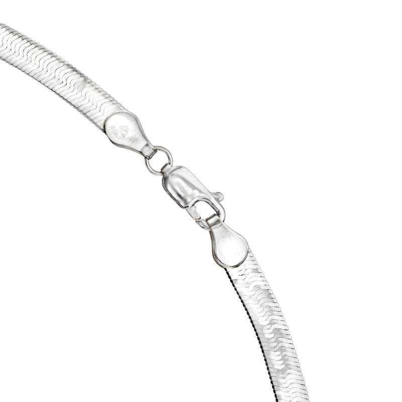 Herringbone white gold necklace close-up of clasp and textured chain links